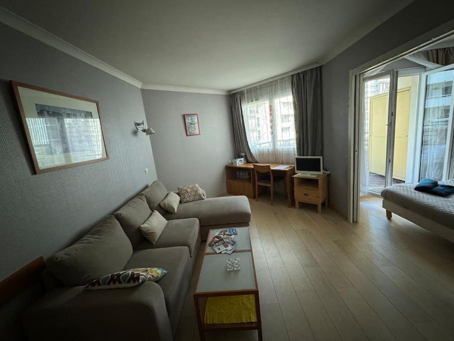 Apartment 2-room In Paris La Defense Arena Parking