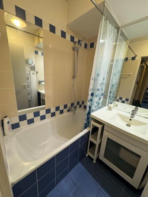 2-room In Paris La Defense Arena Parking * Courbevoie