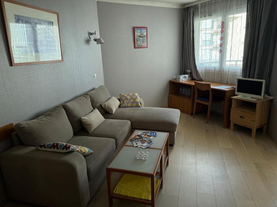 2-room In Paris La Defense Arena Parking *