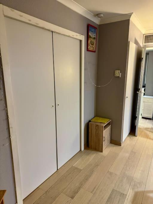 2-room In Paris La Defense Arena Parking Apartment Courbevoie