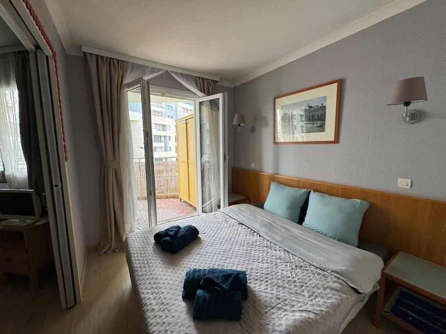 2-room In Paris La Defense Arena Parking Courbevoie