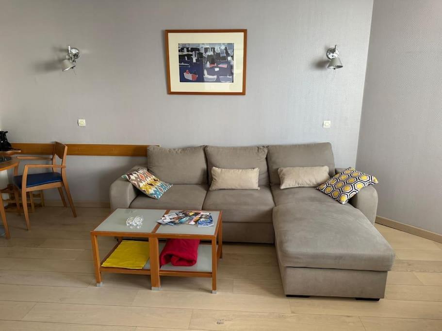 2-room In Paris La Defense Arena Parking Apartment Courbevoie